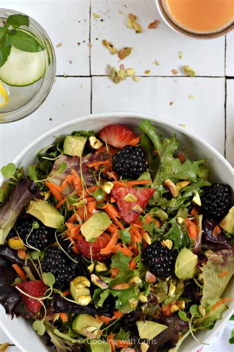 California Spa Salad with Almonds (34255.5) - calories, carbs, nutrition