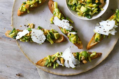 Cannellini & Ricotta Salata Bruschetta - calories, carbs, nutrition