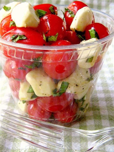 Caprese Cup 9oz - calories, carbs, nutrition