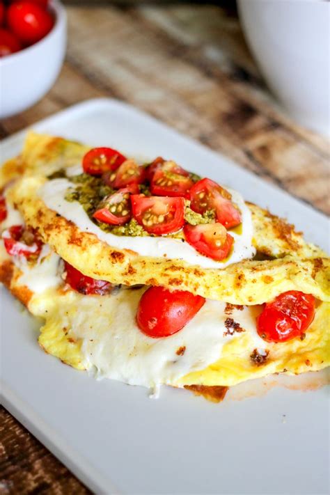 Caprese Omelet - calories, carbs, nutrition