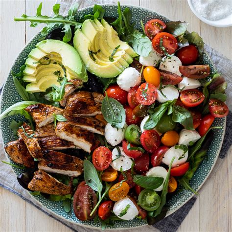 Caprese Salad with Chicken Breast - calories, carbs, nutrition