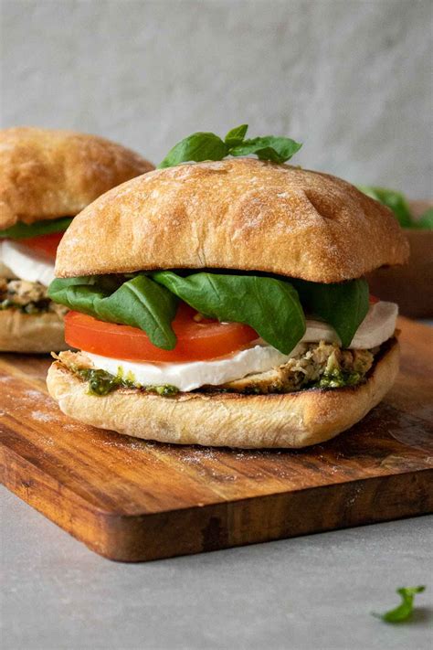 Caprese Sandwich on Italian Bread - calories, carbs, nutrition