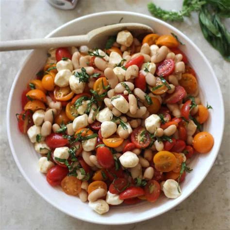 Caprese & Tuscan White Bean Salad - calories, carbs, nutrition