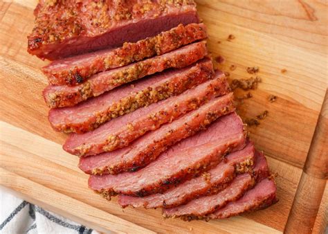 Carved Mustard Glazed Corned Beef Sandwich Platter - calories, carbs, nutrition