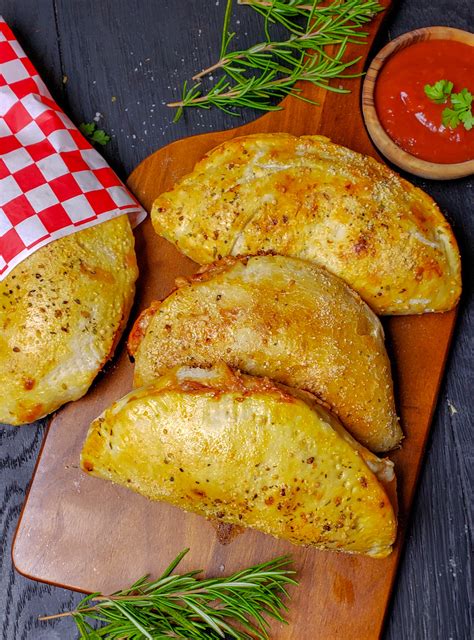 Char-Grilled Chicken Calzone (14530.1) - calories, carbs, nutrition