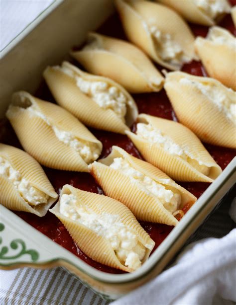 Cheese Stuffed Shells - calories, carbs, nutrition