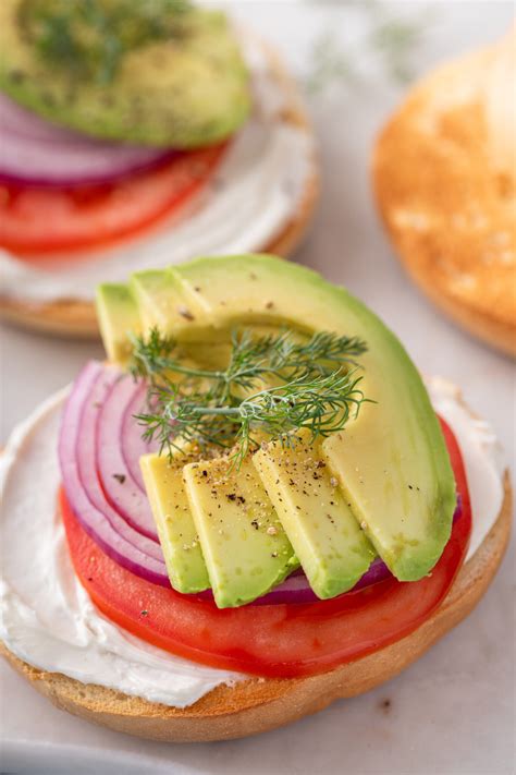 Cheese, Tomato & Red Onion Bloomer Sandwich - calories, carbs, nutrition