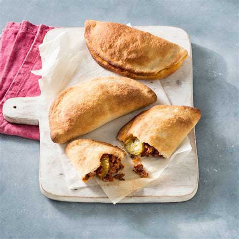 Cheeseburger Calzone - calories, carbs, nutrition