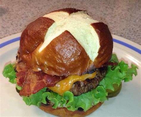 Cheeseburger on A Toasted Bun - calories, carbs, nutrition