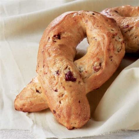 Cherry Vanilla Bagel - calories, carbs, nutrition