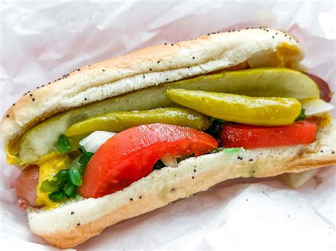 Chicago Style Dog - calories, carbs, nutrition