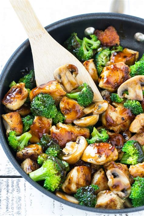 Chicken and Broccoli in Mushroom Sauce with Ginger Rice in a Bowl - calories, carbs, nutrition