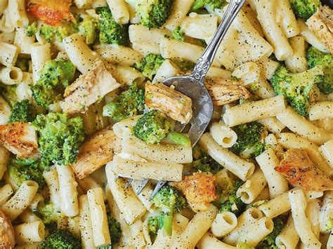 Chicken & Broccoli Alfredo - calories, carbs, nutrition