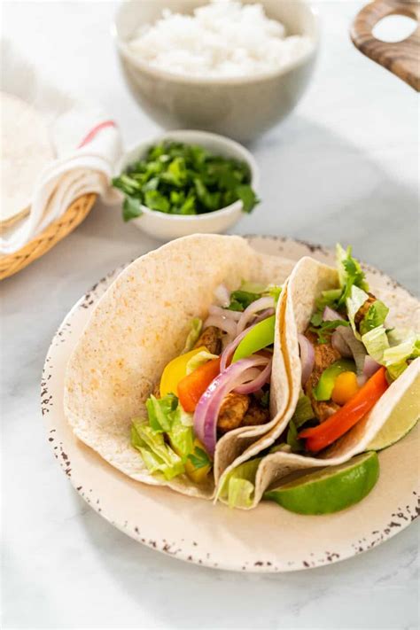 Chicken Fajita Tacos - calories, carbs, nutrition