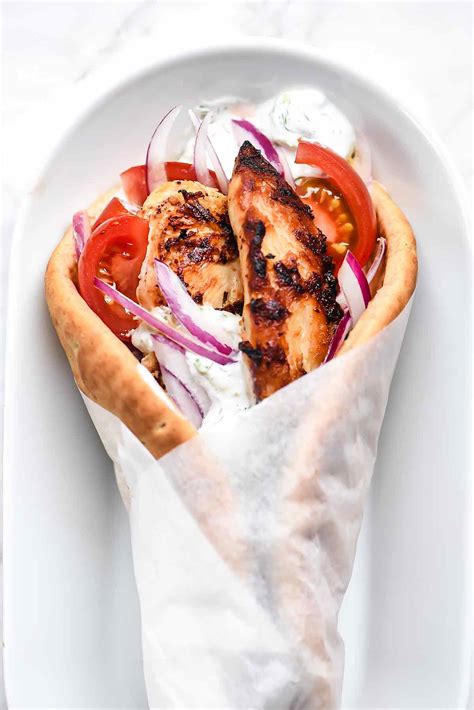 Chicken Gyro Tzatziki Pita (32683.0) - calories, carbs, nutrition