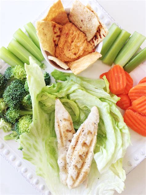 Chicken & Hummus Bistro Box - calories, carbs, nutrition