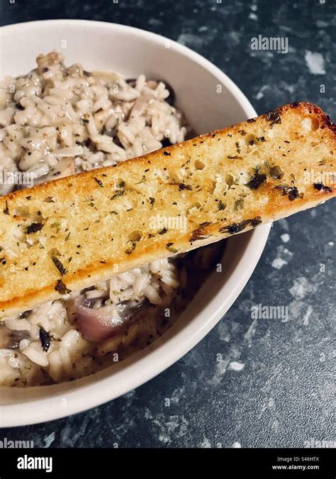 Chicken & Mushroom Risotto with Garlic Bread - calories, carbs, nutrition