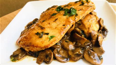 Chicken & Mushrooms in Wine Sauce - calories, carbs, nutrition