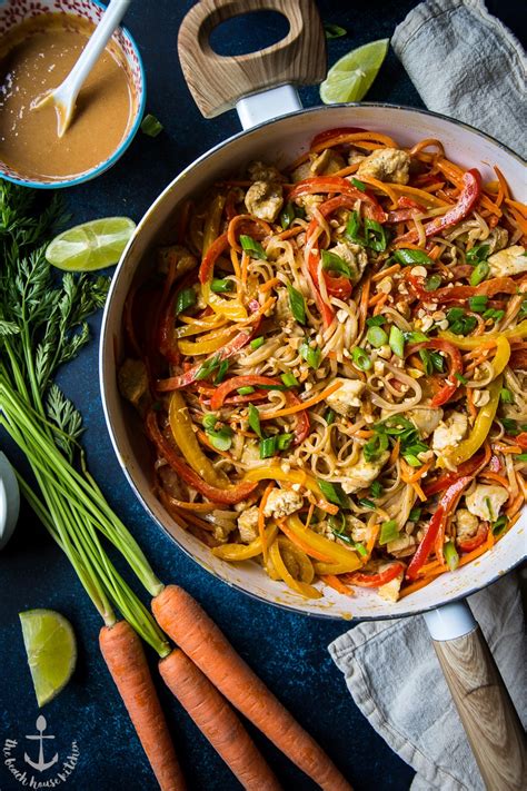 Chicken & Noodles w/Peanut Sauce - calories, carbs, nutrition