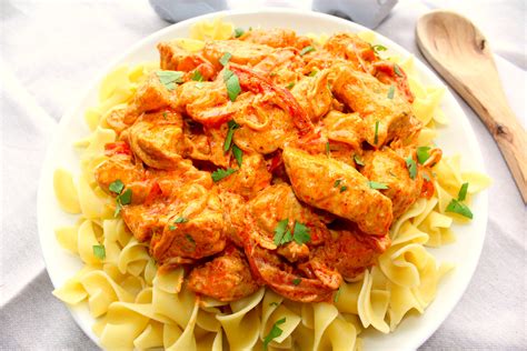 Chicken Paprika with Mostaccioli - calories, carbs, nutrition