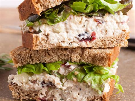 Chicken Salad on Multi Grain Bun - calories, carbs, nutrition