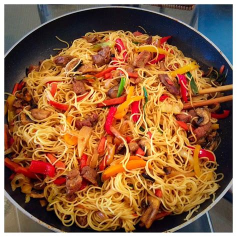 Chicken Stir fry with Pasta SMALL - calories, carbs, nutrition