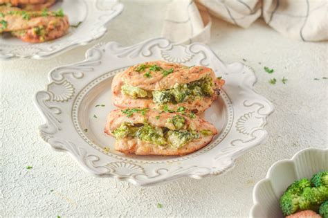 Chicken with Broccoli & Cheese 30% more - calories, carbs, nutrition