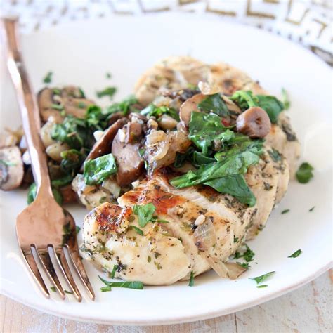 Chicken with Spinach and Mushrooms - calories, carbs, nutrition