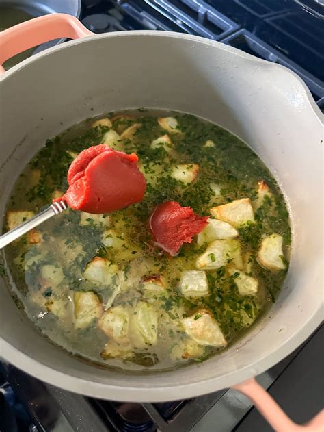 Chicken Yakhnet with Moujadara - calories, carbs, nutrition