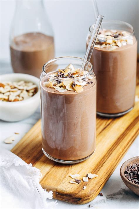 Chocolate Almond Smoothie, 12 oz - calories, carbs, nutrition