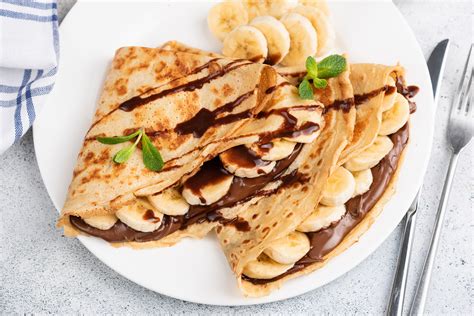 Chocolate Banana Walnut Crepe - calories, carbs, nutrition