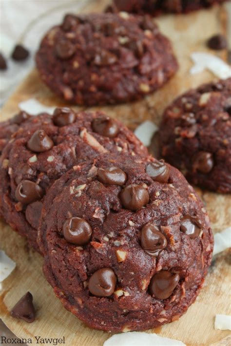 Chocolate Cookie with a Coconut & Pecan Ganache - calories, carbs, nutrition