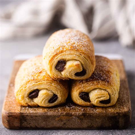 Chocolate Filled Croissant - calories, carbs, nutrition