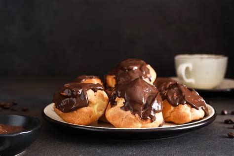 Chocolate Profiteroles - calories, carbs, nutrition