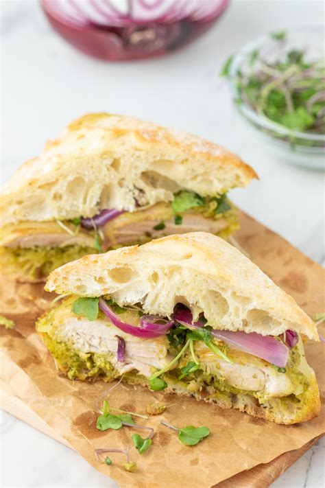 Cilantro Pesto Chicken Sandwich - calories, carbs, nutrition