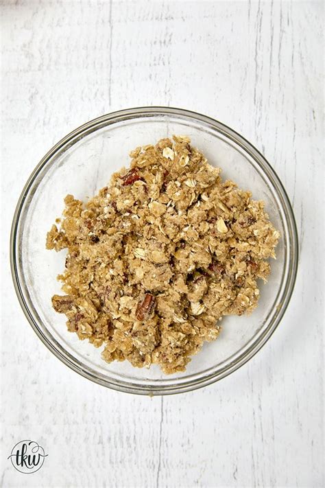 Cinnamon and Toasted Pecan Streusel Pie Topper - calories, carbs, nutrition