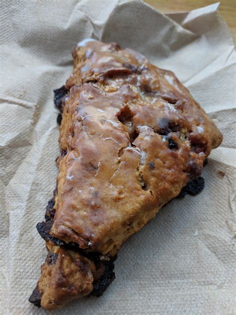 Cinnamon Crunch Scone - calories, carbs, nutrition