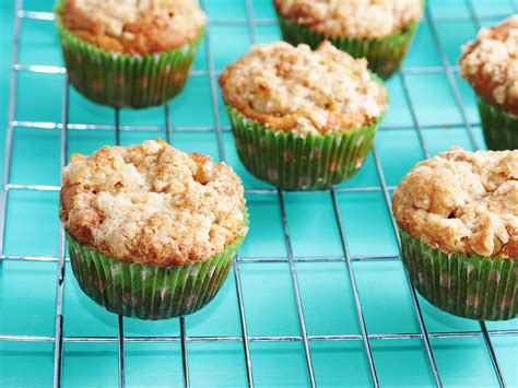 Cinnamon Streusel Muffin - calories, carbs, nutrition