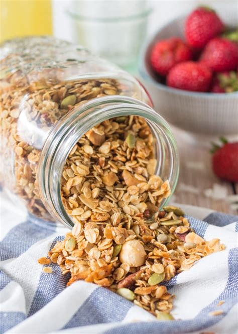 Coconut Oreo Macadamia Nut Granola - calories, carbs, nutrition