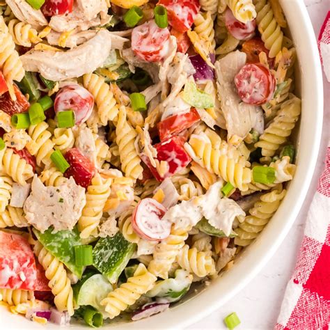Continental Pasta Salad w/Chicken and Ranch Dressing - calories, carbs, nutrition