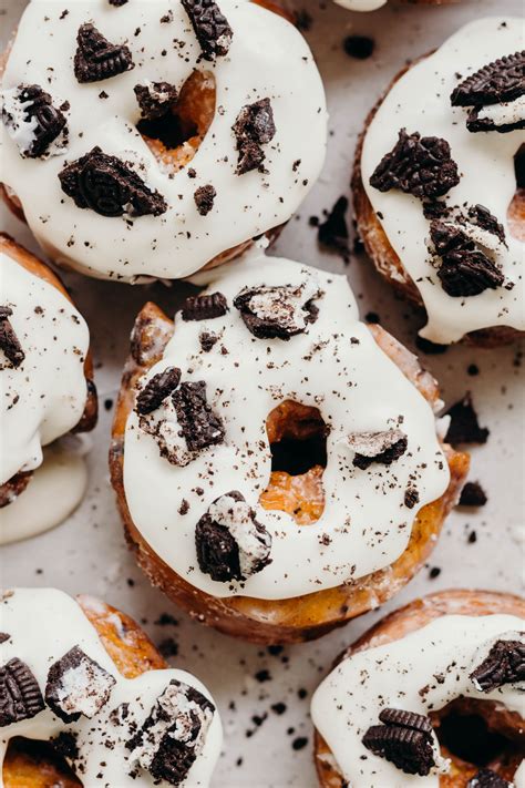 Cookies and Cream Donut - calories, carbs, nutrition