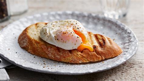 Country Style Poached Eggs and Biscuit - calories, carbs, nutrition