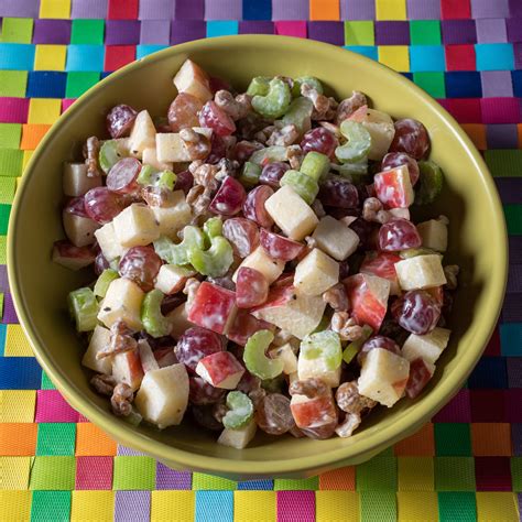 Courtside eatery Rhonda's Chopped Waldorf Salad - calories, carbs, nutrition