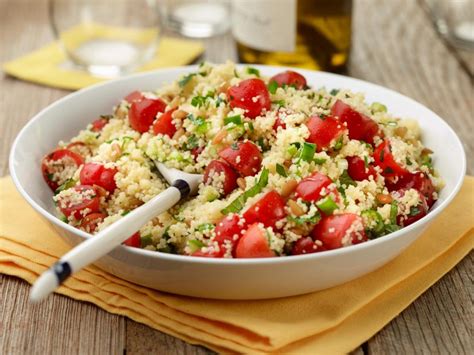 Couscous & Tomato Salad, with fresh mint - calories, carbs, nutrition