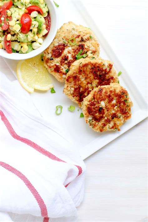 Crab Cakes and Salsa - calories, carbs, nutrition