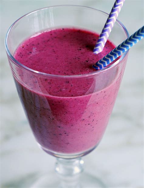 Cranberry Banana Pomegranate Smoothie - calories, carbs, nutrition