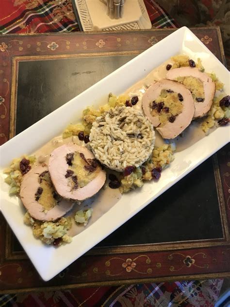 Cranberry Pork Tenderloin with Cornbread Dressing Green Beans with Carmelized Onions Mushrooms - calories, carbs, nutrition