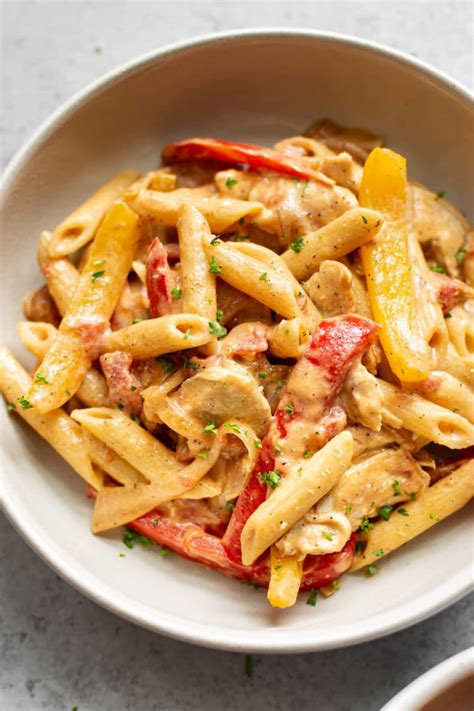 Creamy chicken fajita pasta - calories, carbs, nutrition