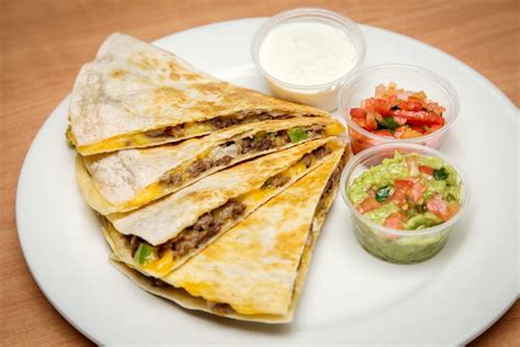 Crisol Quesadilla Carne de Cerdo 3 EA - calories, carbs, nutrition