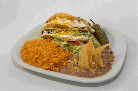 Crisol Taco Chicken Pork or Beans & Rice Plate - calories, carbs, nutrition